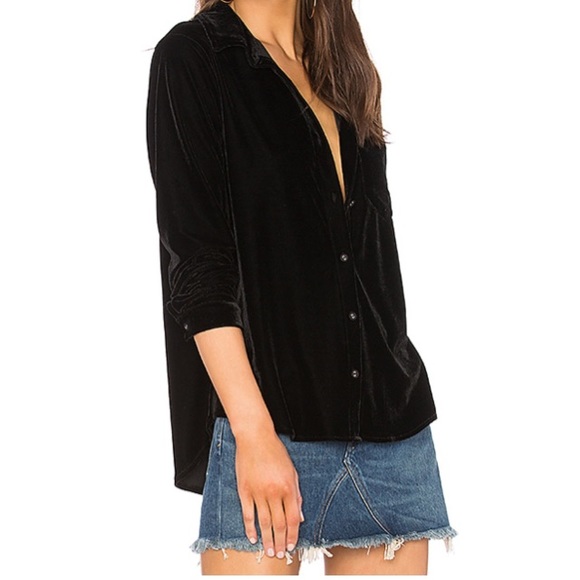 L'ACADEMIE CLASSIC BLOUSE IN BLACK VELVET REVOLVE - Picture 5 of 5